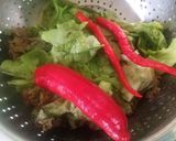 Foto langkah ke 1 dari resep Selada Romaine Cah Udang.