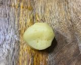 A picture of step 1 of Dum Aloo.