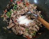 Foto langkah ke 2 dari resep Tumis Pedas Oncom Kacang Panjang.