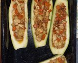 Foto del paso 4 de la receta: Zucchine ripiene di pollo,verdure e formaggio-Zucchini relleno de vegetales Pollo y Queso