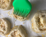 Foto del paso 9 de la receta: Rollitos de hojaldre con tres quesos y pera