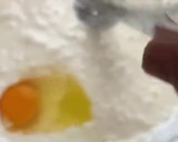 Foto del paso 5 de la receta: Tarta de queso quemada, con crumble de galletas, miel y chía