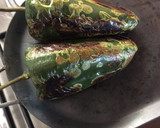 Foto del paso 1 de la receta: Chiles rellenos con queso ranchero