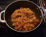 A picture of step 3 of Tadka momos.
