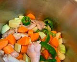 Foto del paso 1 de la receta: Guiso de pollo