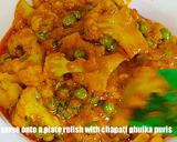 A picture of step 7 of Gobhi matar masala.