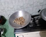 Foto langkah ke 5 dari resep Tumis Sehat: Oseng Jamur, Sambal Terasi, Ikan Dero tepung basah.