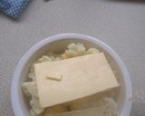 A picture of step 2 of Cheats Cauliflower Cheese.