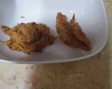 A picture of step 2 of Potato fritters chaat.