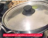 A picture of step 3 of Vegetable brown bread upma.