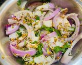 A picture of step 3 of Microgreens sprouts Salad.