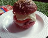 A picture of step 9 of Beetroot buns burger.