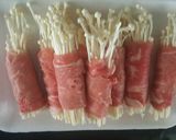 Foto langkah ke 3 dari resep Beef Enoki...yummy.