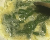 Foto del paso 4 de la receta: Tostadas con revuelto de espárragos, cebolla tierna y ajo
