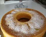 Foto del passaggio 4 della ricetta Ciambellone con cuore di crema al limone