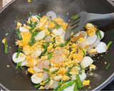 Foto langkah ke 3 dari resep Kwetiau Goreng Medan pakai Telur Bebek.