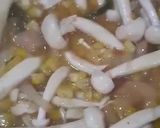 Foto langkah ke 3 dari resep Tumis jamur shimeji jagung saus lemon.
