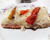 Foto del paso 12 de la receta: Pizza fugazzetta rellena de jamón, tomate y muzzarella. 🍻