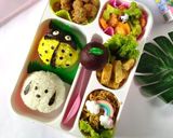 Foto langkah ke 4 dari resep Nasi Bento Simple/ Hand Molding.