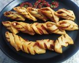 A picture of step 7 of Striped Samose (Samose with Potato and peanuts filling).