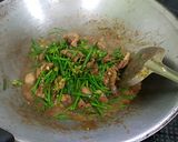 รูปขั้นตอนการทำที่ 5 ของ ผัดดอกกุ้ยช่ายใส่เครื่องในไก่