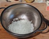 A picture of step 2 of Tuna Mayo Sando.