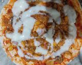 पिज़्ज़ा विथ होम मेड सॉस (pizza with homemade sauce recipe in Hindi) रेसिपी चरण 5 फोटो