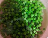 A picture of step 1 of Peas rice.