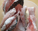 Foto del paso 1 de la receta: Caldo de pescado 🐟🍲