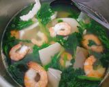 Hình bước làm 3 của món Canh cải cúc