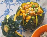 Hình bước làm 2 của món Cơm trộn Quinoa và Bò Hầm Táo và Bí đỏ