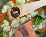 Lazac zöldségmártásban, rizzsel, gyorsan recept fázis 2 fotója