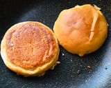 A picture of step 6 of Shredded chicken burger.