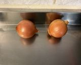 Une image de l'étape 2 de Gratin de pommes de terre aux harengs en conserve tomate et oignons.