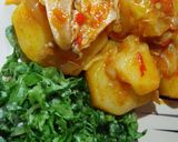 A picture of step 4 of Potatoes jollof with lettuce.