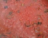 A picture of step 3 of Spaghetti puttanesca.
