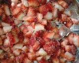Foto del paso 1 de la receta: Frutillas con crema😍💕
