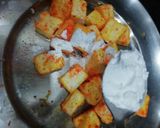 A picture of step 3 of Paneer Tikka Fry.