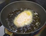 A picture of step 4 of Cheese chicken katsu.