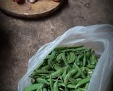 รูปขั้นตอนการทำที่ 1 ของ ถั่วหวานผัดน้ำมันหอย/Stir Fried Sugar Snap Pea with Oyster Sauce