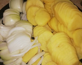 Foto del paso 1 de la receta: Muslo y contramuslo al horno con patatas