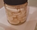Foto del paso 3 de la receta: Ajos lacto-fermentados 🧄 Conserva de ajo en salmuera llena de Probióticos
