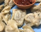 A picture of step 4 of Momo with chutney.