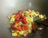 Foto langkah ke 3 dari resep Telur ceplok saus Inggris.