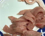 Foto del paso 2 de la receta: Lomo con cebolla en wok. Cena para uno, en 7 minutos