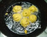 A picture of step 2 of Hyderabadi Aaloo Bondas.