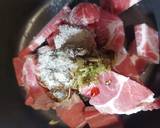 ผัดเส้นก๊วยเตี๋ยวแบบอีสานกับหมูทอดกระเทียม วิธีทำสูตร 2 รูป