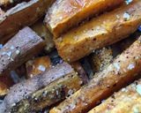 A picture of step 5 of Sweet potato chips/ fries with za’atar - vegan.