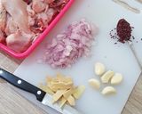 Foto langkah ke 1 dari resep Sup Ayam Angkak / Ayam Merah Simpel.