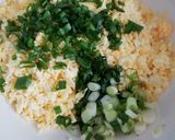 Pomidory malinowe nadziewane pastą jajeczną z żółtym serem krok przepisu 3 zdjęcie